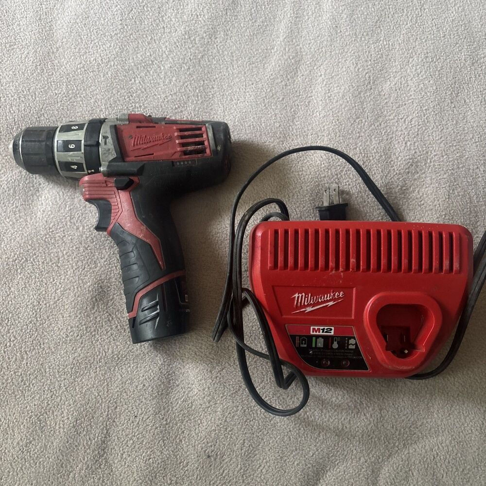 Milwaukee 3404-20 M12 Hammer Fuel Drill Driver Tool with Battery And Charger